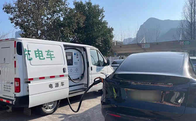 那坡汽车搭电