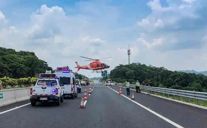 那坡高速公路汽车救援案例